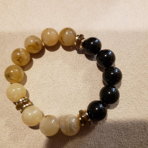 Chico's stretch bracelet with black and tan beads - Picture 2 of 2